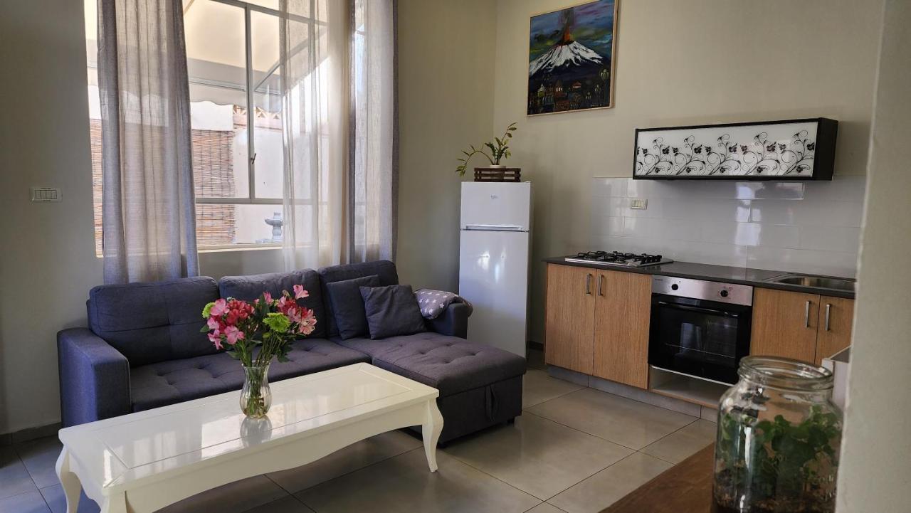 Kinamon - Stylish Studio Apartment